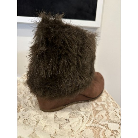 Eric Michael Faux Fur Brown Ankle Boot Size 40 Org. $170 - Picture 2 of 6